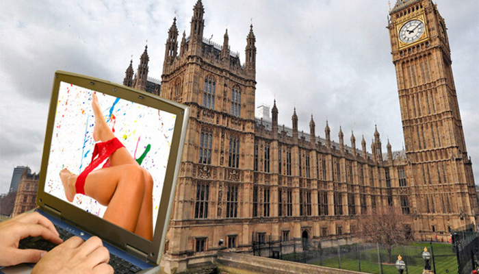 Βρετανία: Έως και 700 χτυπήματα την ημέρα σε ροζ ιστοσελίδες μέσα από το κοινοβούλιο