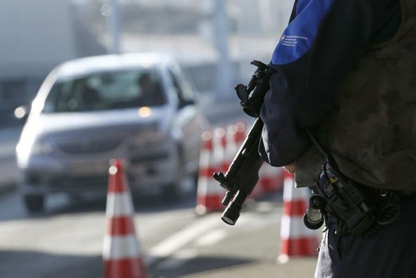 Ελβετία: Σύλληψη δύο ατόμων για κατασκευή εκρηκτικών και τοξικών αερίων