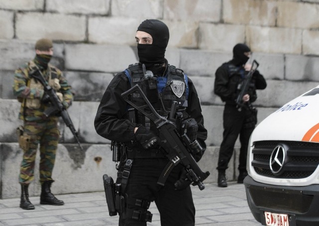 Βέλγιο: Συνεχίζονται οι εκτεταμένες έρευνες και συλλήψεις για τον εντοπισμό ενόχων