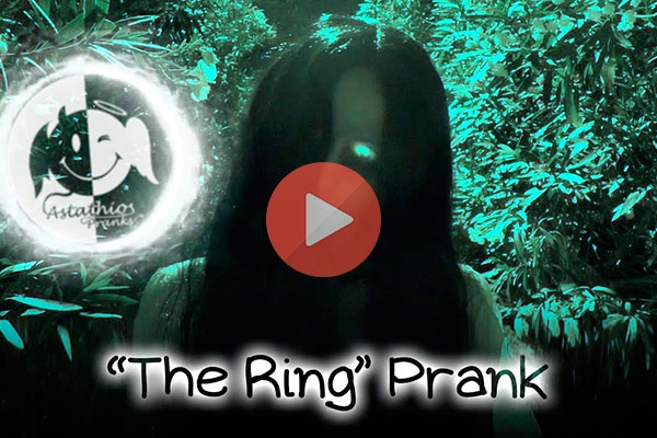 Το κοριτσάκι από το «The Ring» στους δρόμους της Αθήνας...