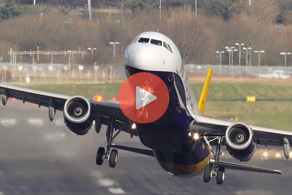 Οι πιο τρομακτικές προσγειώσεις αεροσκαφών | Φωτογραφίες & Βίντεο με τρομακτικές προσγειώσεις αεροσκαφών