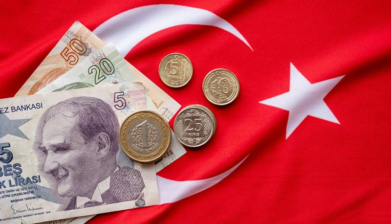 Στο χείλος του γκρεμού η τουρκική οικονομία
