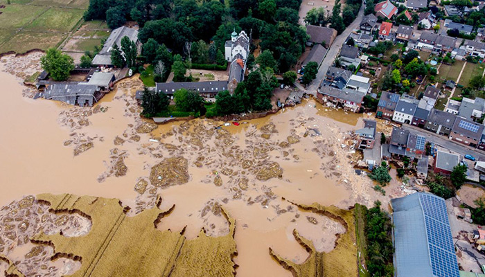 Ολλανδία: Χιλιάδες κάτοικοι ετοιμάζονται να εγκαταλείψουν τα σπίτια τους μετά τις πλημμύρες